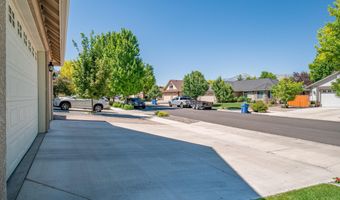 1379 Macenna Ln, Gardnerville, NV 89410