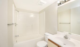 5521 Lohr Lake Dr, Ann Arbor, MI 48108
