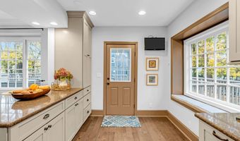 18 Middletown Ave, Atlantic Highlands, NJ 07716