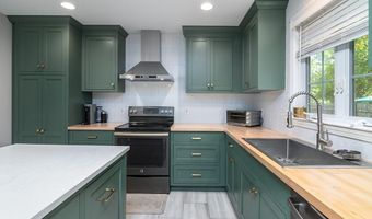 58 Alfred Ave, Johnston, RI 02919