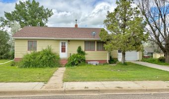 308 4th St SW, Bowman, ND 58623