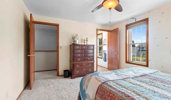 N254 MEADOWBREEZE Court, Appleton, WI 54915