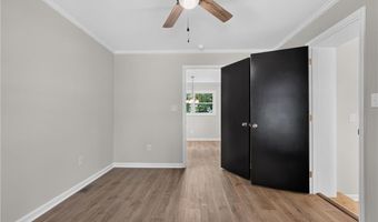 128 Englewood Dr, Archdale, NC 27263
