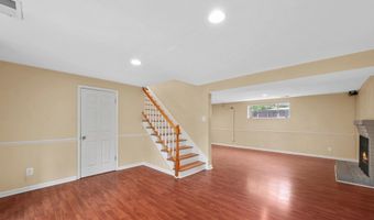 7044 CINDY Ln, Annandale, VA 22003