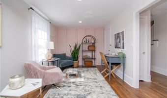 17 Rosedale Ct, Middletown, RI 02842