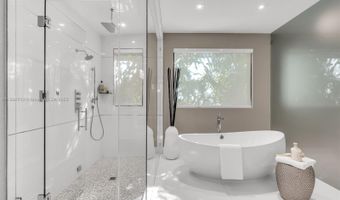 124 Park Dr, Bal Harbour, FL 33154