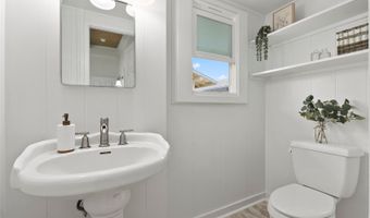 734 Kaipii St, Kailua, HI 96734