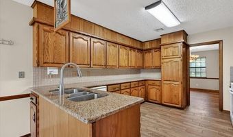 5908 Whitney Ln, Bartlesville, OK 74006