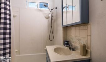 932 Cody Ave, Cody, WY 82414
