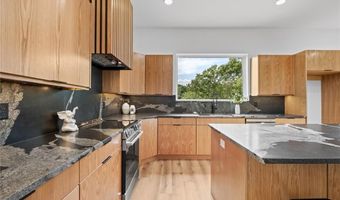 20 Stretford Dr, Bella Vista, AR 72714