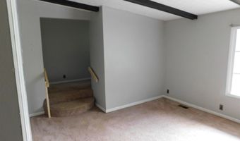 823 Hidden Acres Dr, Bedford, IN 47421