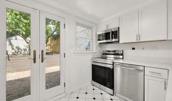 541 4TH St SE, Washington, DC 20003