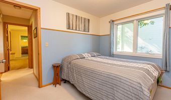 1301 Geneva Dr, Alexandria, MN 56308