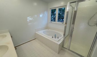 5025 MURTHA St, Alexandria, VA 22304