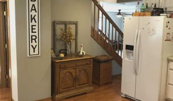 313 E 3rd St, Arthur, IA 51431