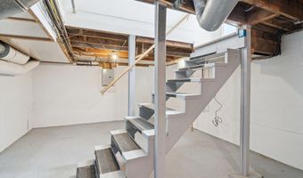 717 Oxford Ct, Adrian, MI 49221