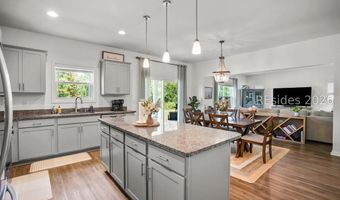 25 Chinquapin St, Beaufort, SC 29906