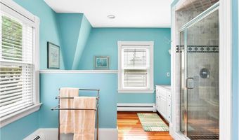 82 Sefton Dr, Cranston, RI 02905
