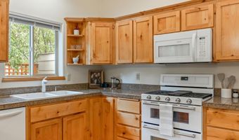 1009 SW Crosscut Ct, Bend, OR 97702