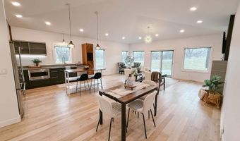 1002 Abby Rd, Alton, IA 51003