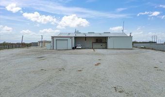 707 S Wickham St, Alvord, TX 76225