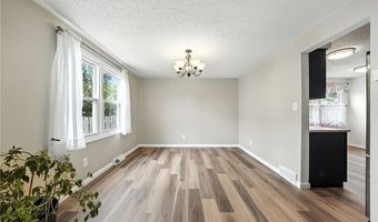 292 Oakbrook Dr, Amherst, NY 14221