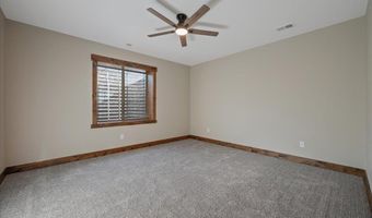 18 RAINBOW VALLEY LODGE Rd, Centennial, WY 82055