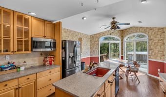 42 Crest Dr, Basking Ridge, NJ 07920