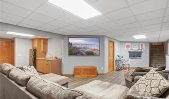 1109 Lakeview Ave, Alexandria, MN 56308