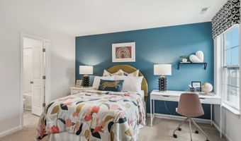 977 Misty Creek Dr, Aberdeen, NC 28315