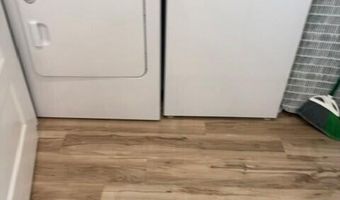 102 W Dobbs St, Atlantic Beach, NC 28512