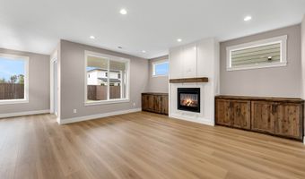912 SE 35TH St, Battle Ground, WA 98604