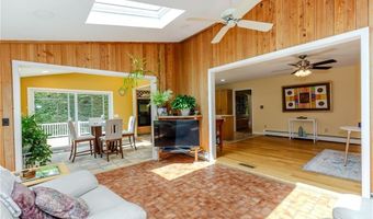 41 Holly Hill Ln, Cranston, RI 02921