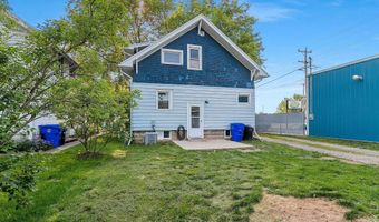 1212 N LEMINWAH St, Appleton, WI 54911
