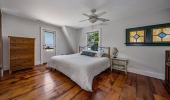9 First Ave, Branford, CT 06405
