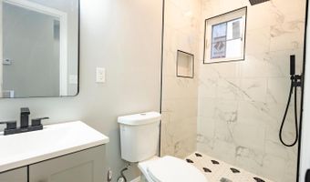 820 N MONROE St, Baltimore, MD 21217