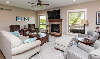 312 NE Pinehurst Cir, Ankeny, IA 50021