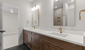 10946 London Tower Pl 64, Apison, TN 37302