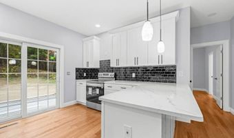 222 Briarwood Ct, Albany, NY 12203