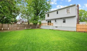 36 Deerfield St, Bergenfield, NJ 07621