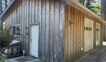 17301 Canyon Dr, Brookings, OR 97415