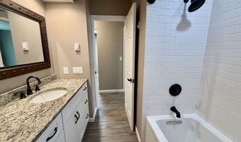 2 A Jeanette St 7, Danbury, CT 06811