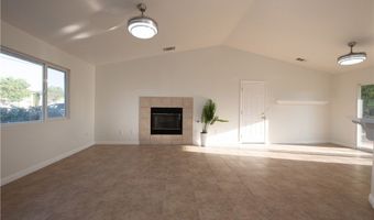 12794 Navajo Rd, Apple Valley, CA 92308