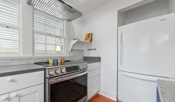 321 State St, Bay St. Louis, MS 39520