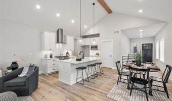 920 Roosevelt St, Polk City, IA 50226