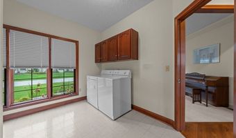 275 Camden Ln, Aurora, OH 44202