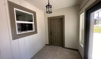 17 Frontier St, Diamondville, WY 83116