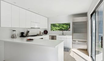 67 Scrimshaw Ln, Amagansett, NY 11930
