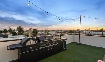 542 N Serrano Ave, Los Angeles, CA 90004