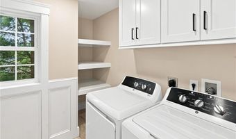 40 Congregational St, Bristol, RI 02809